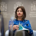 Ministra de Juventud e Infancia Sira Rego en el partido Euskadi-Palestina en San Mamés