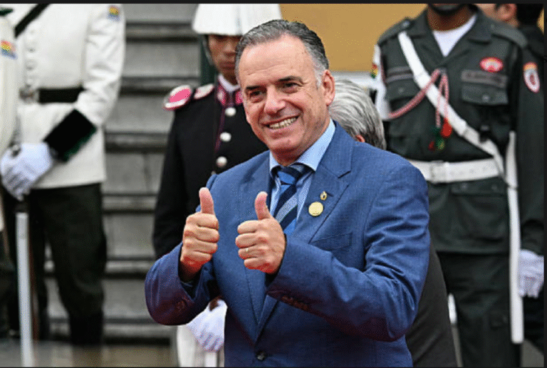 Se desploma el gobierno según encuesta que revela fuerte desaprobación ciudadana Se desploma el gobierno según encuesta que revela fuerte desaprobación ciudadana