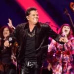 Carlos Vives en Punta del Este interpretando sus éxitos durante una megaboda de lujo.