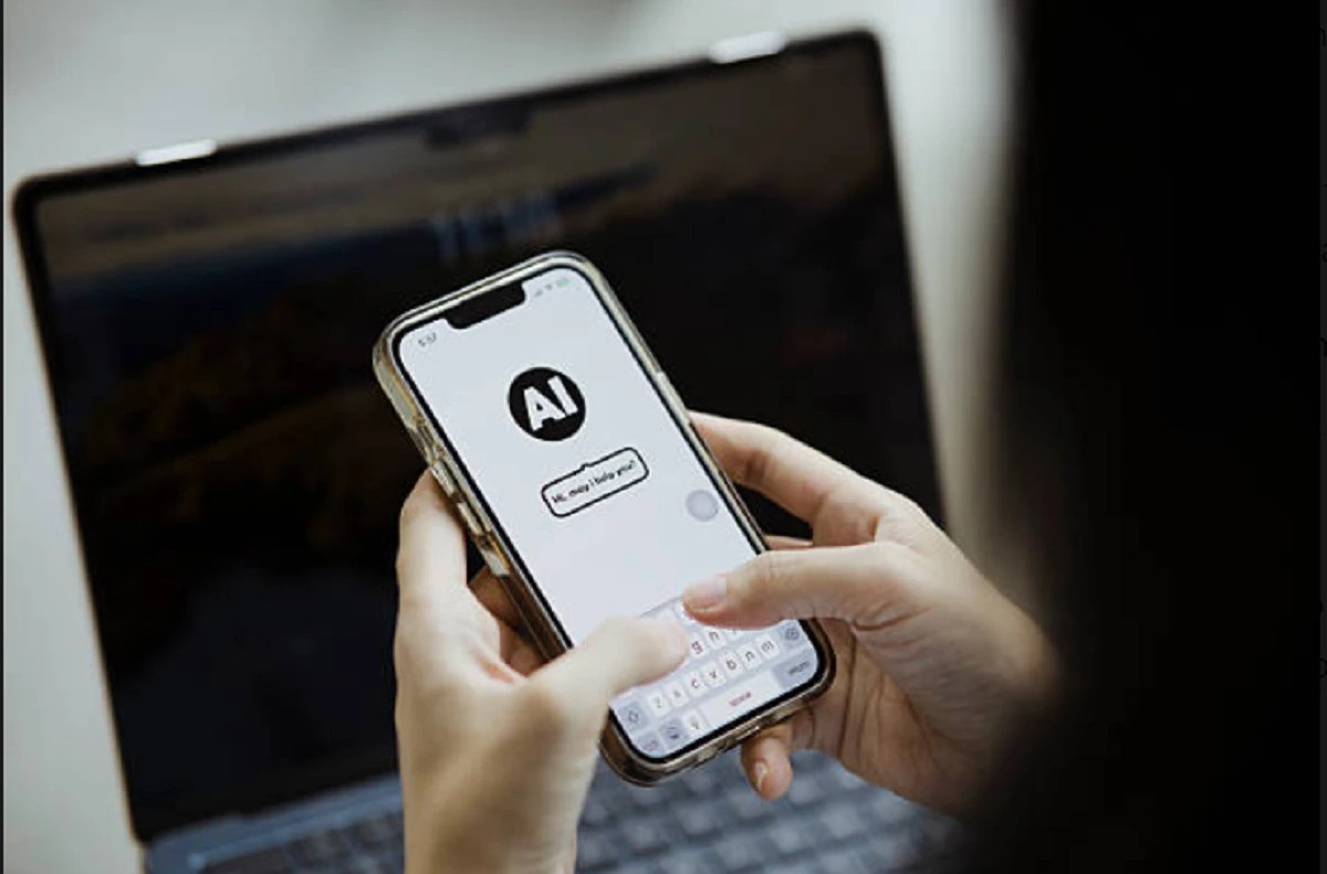 El modelo Nano Banana impulsa las funciones inteligentes de edición de Google Fotos.