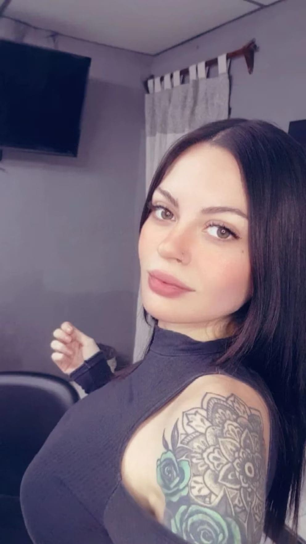 Tucumán conmocionada: una joven se suicidó en vivo por TikTok y detuvieron a su ex pareja Karla Robles transmitió su muerte en TikTok; su ex pareja, Diego Zerda, fue detenido e imputado por instigación al suicidio.