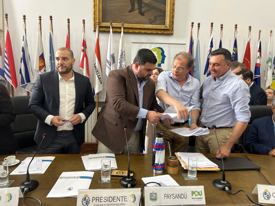 Albisu anunció ampliación del Paseo Costero de Villa Constitución en Congreso de Intendentes