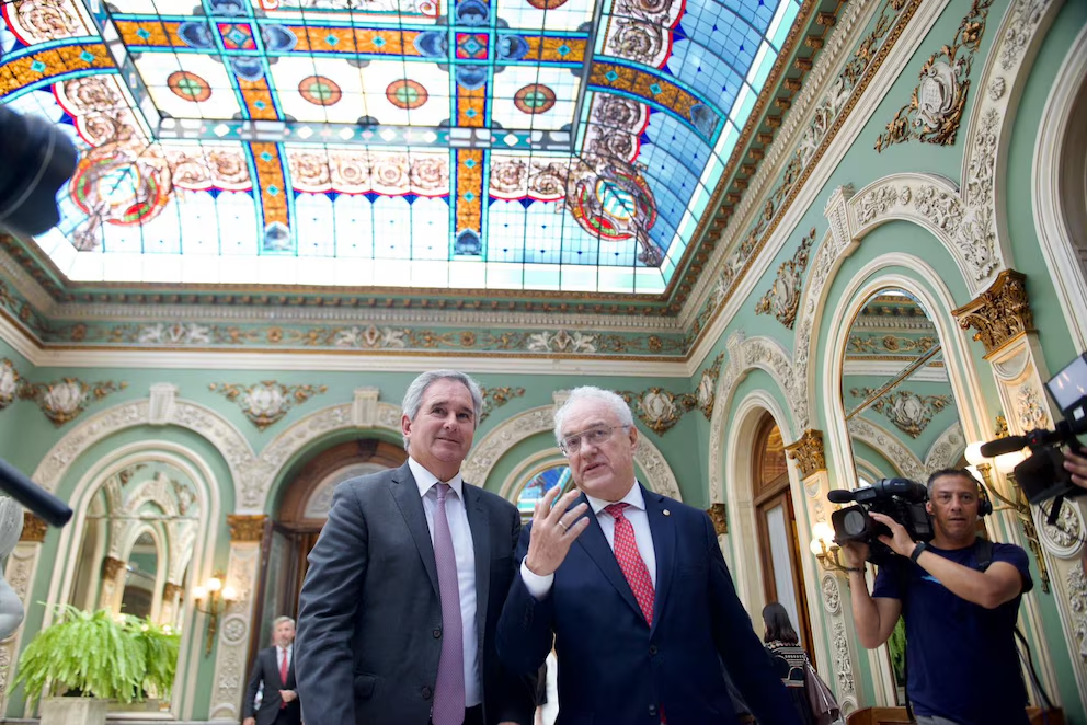 Planta de hidrógeno verde genera negociaciones entre Uruguay y Argentina por su localización 4 Canciller uruguayo en reunión bilateral por proyecto de planta de hidrógeno verde