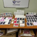 iPhone ilegales incautados por Aduanas durante allanamientos en tiendas de Montevideo