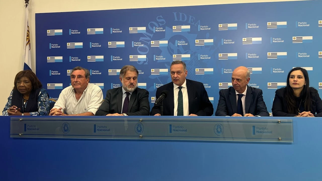 Transparencia pública cuestionada durante conferencia del Partido Nacional