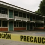 Docentes y familias afectadas por la suspensión de clases en Jardines del Hipódromo.