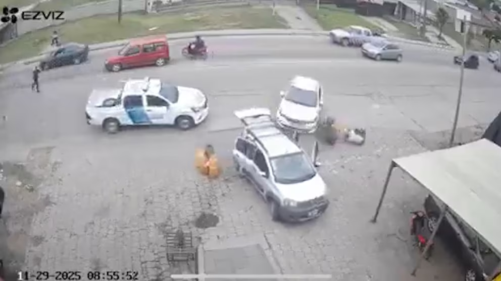 Delincuentes atropellan a un joven durante tiroteo en Mar del Plata registrado por cámaras