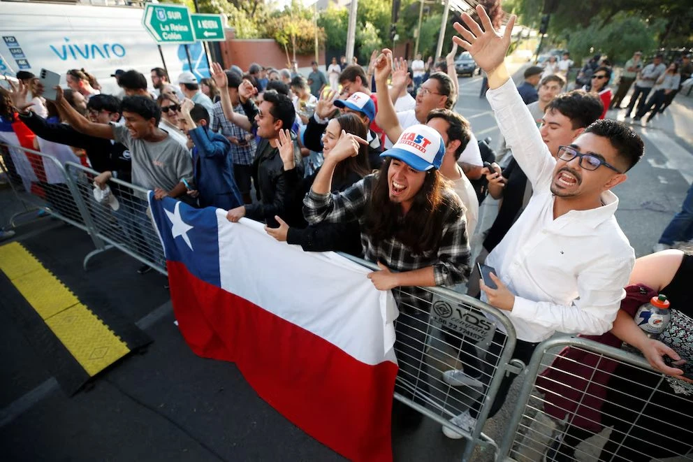 Elecciones en Chile 2025 muestran un voto obligatorio que no logró calmar la tensión política 8 Elecciones en Chile 2025 con alta participación y clima político tenso