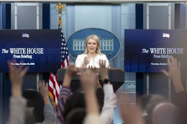 Nuevas restricciones de acceso a periodistas acreditados en la Casa Blanca