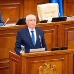 Alexandru Munteanu y Maia Sandu durante la ceremonia del nuevo gobierno proeuropeo en Moldavia