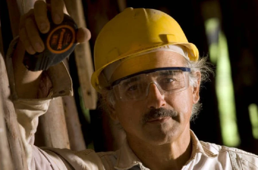 Uruguay envejece y pierde población mientras disminuyen horas trabajadas según estudio de Exante