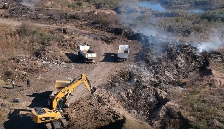 Una pierna humana fue hallada en el vertedero de Salto y es analizada por forenses.
