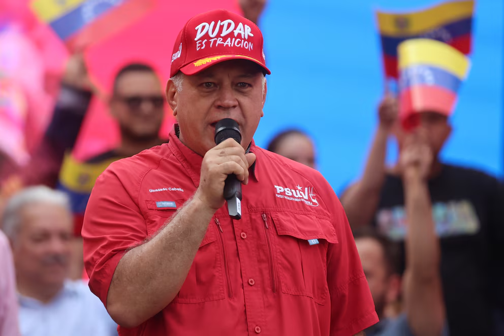 EE.UU. despliega tropas mientras Venezuela amenaza a Trinidad y Tobago.