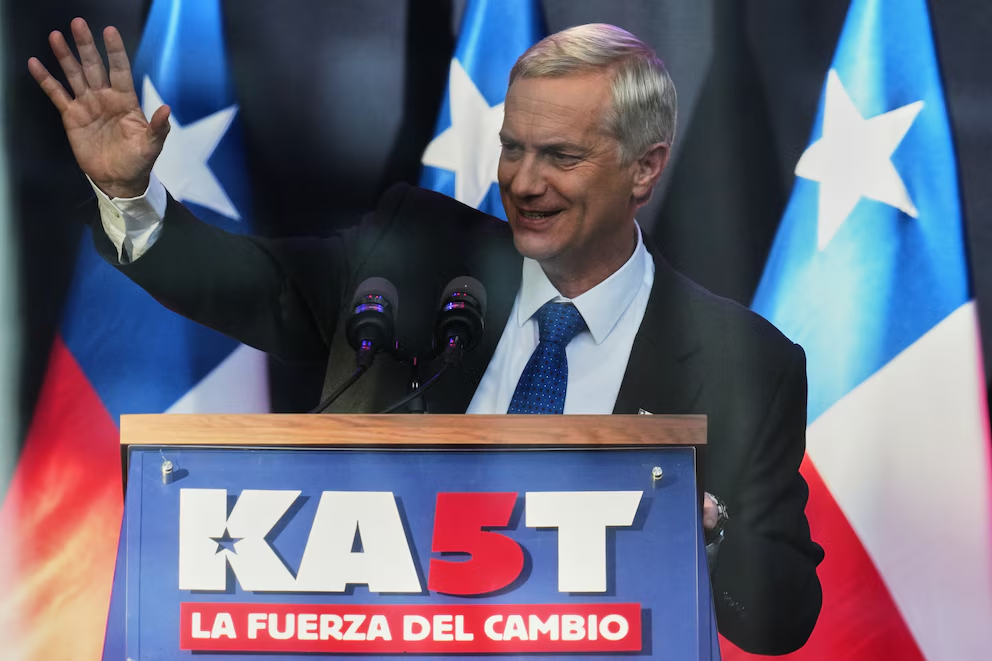 José Antonio Kast presidente de Chile celebra su triunfo