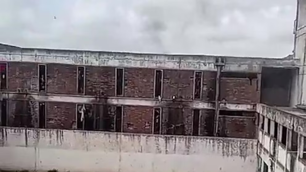 Iconografía de balanza y martillo de juez por el séxtuple homicidio de Comcar.