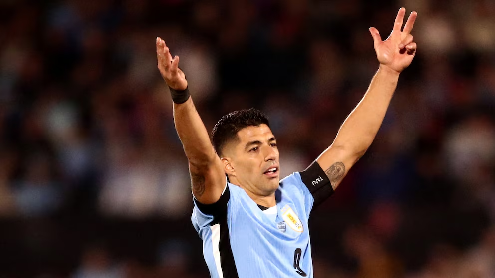 Luis Suárez cuatro estrellas en el escudo uruguayo