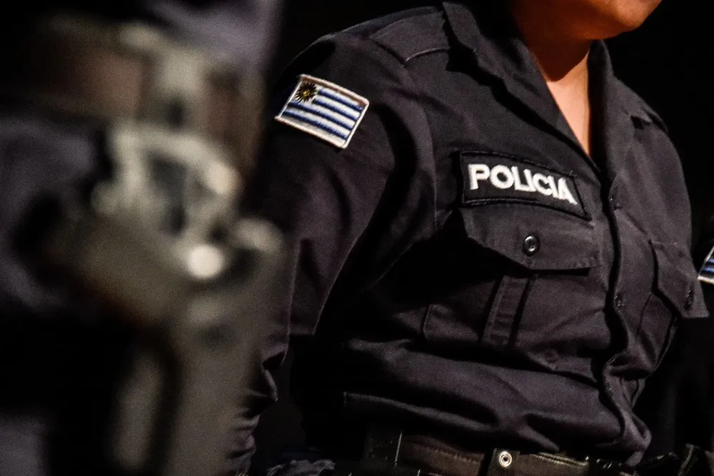 Línea Vida: apoyo ante el suicidio policial en Uruguay