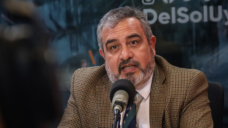 Exposición de De Brum por la crisis institucional en el Hospital de Salto