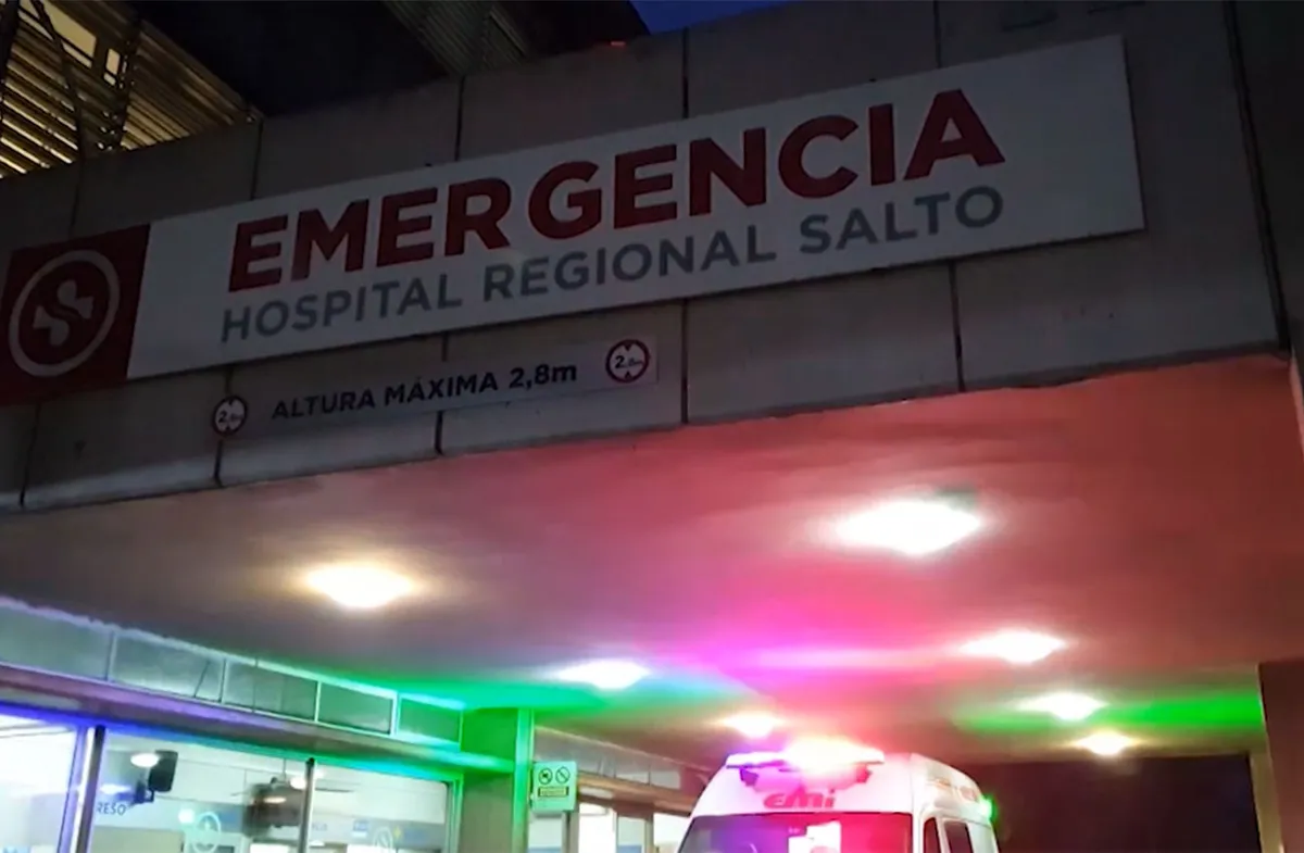 Hospital Regional de Salto recibió al joven apuñalado en Salto.