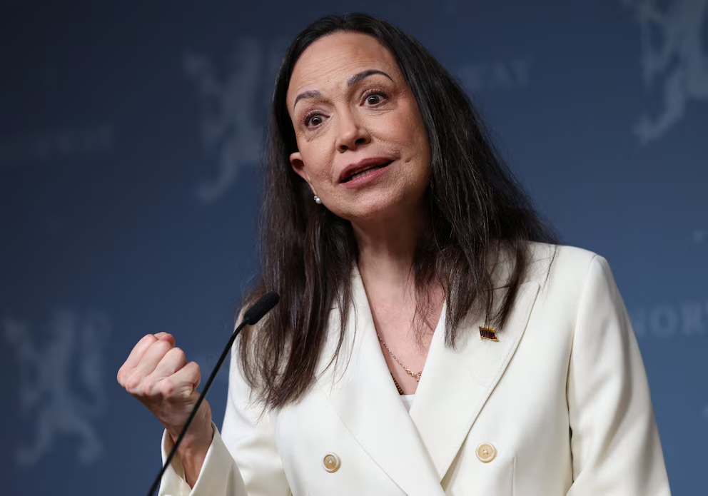 María Corina Machado en Oslo tras la fractura vertebral de María Corina Machado sufrida durante su salida de Venezuela.