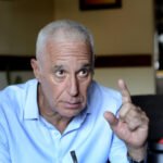 El Ministro Carlos Negro y el control de documentación