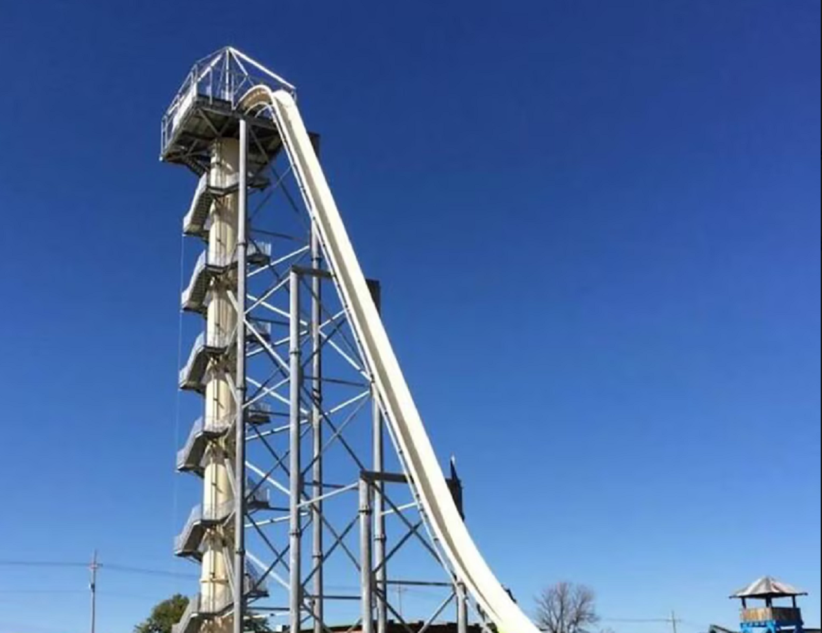 Familia Schwab posando antes del trágico accidente tobogán Kansas City en el parque Verrückt.