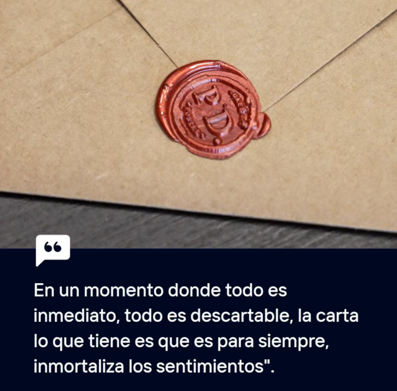 Ritual de lacre en el café postal en Retiro