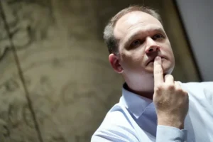 Gobierno sin agenda y oposición sin brújula marcan la crisis de liderazgo