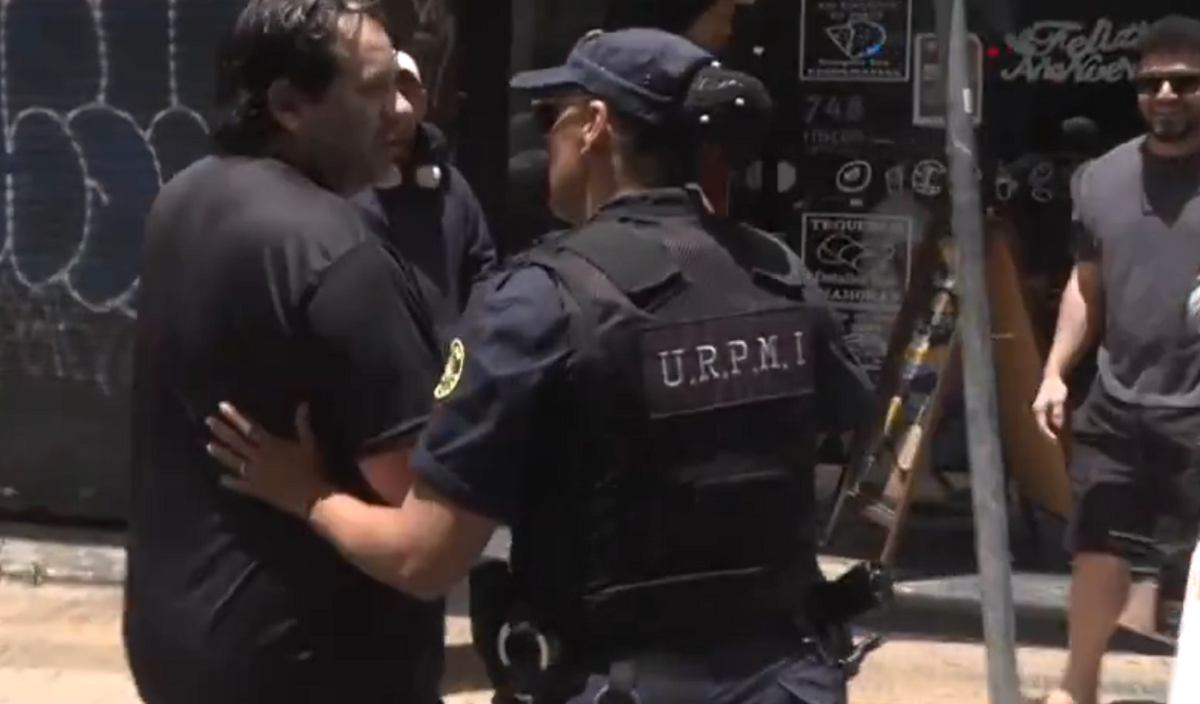 Disturbios en la embajada de Venezuela en Uruguay Disturbios en la embajada de Venezuela en Uruguay