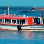 Transporte fluvial en el río Uruguay Salto Concordia