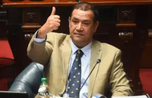 Aumento de gasoil del 14% desata duras críticas de la oposición: «Es el mayor aumento de la historia»