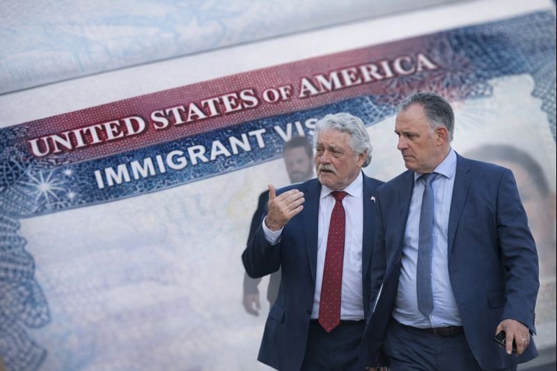 Reunión Orsi y Rinaldi por visas de inmigrantes