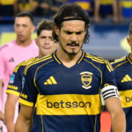 Edinson Cavani en Boca durante el partido contra Racing en la Bombonera.