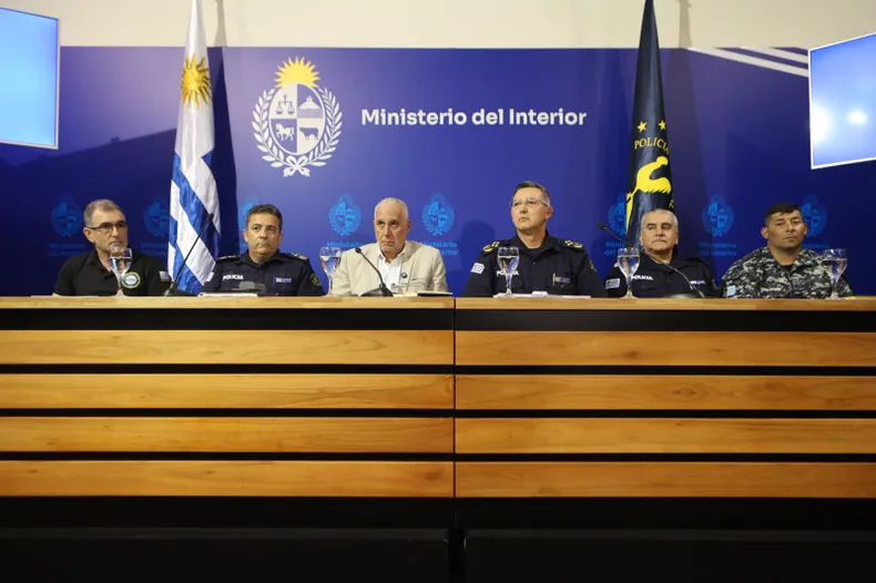 Operativo Blindaje y ataque a un banco en Ciudad Vieja Operativo Blindaje y ataque a un banco en Ciudad Vieja