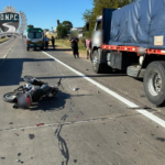Ambulancia y policía trabajando en el siniestro en Ruta 5 kilómetro 8.500.