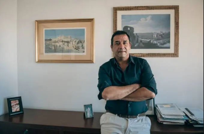 Senador Sebastián Da Silva durante una entrevista sobre las polémicas de Sebastián Da Silva.