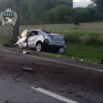 Escena de un accidente fatal en Ruta 1 con un vehículo volcado cerca de Colonia Valdense.