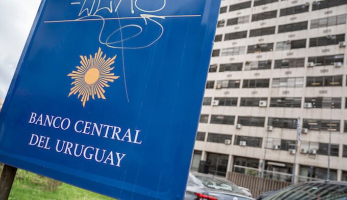 BCU: la mentira del crédito barato y la malinversión