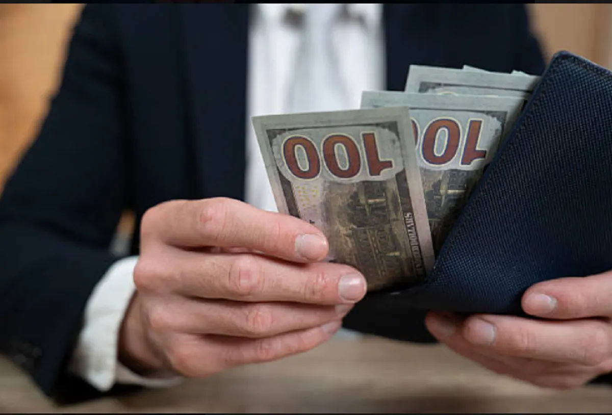 DOLAR