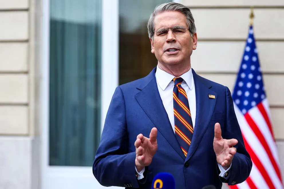 Scott Bessent, Secretario del Tesoro de Estados Unidos, asegura fondos para el conflicto Israel Irán Hezbolá.