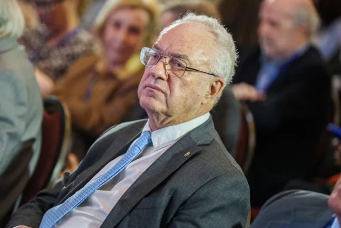 Mario Lubetkin enfrenta acusaciones de «vender humo» en el FA