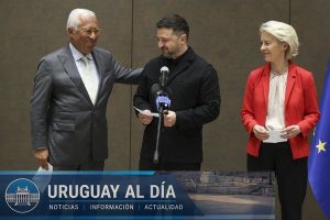 Zelenski urge a la UE a acelerar la adhesión de Ucrania ante la creciente crisis en el país