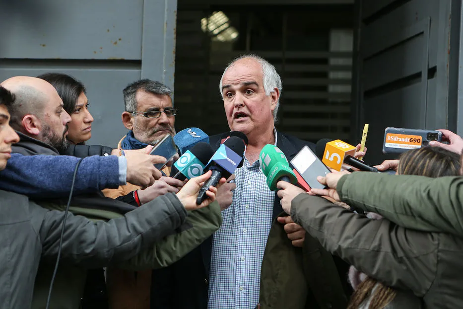 Familia de Gustavo Penadés critica el proceso judicial por irregularidades en las pruebas.