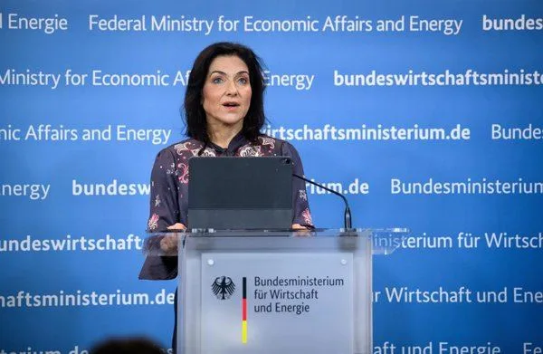 Berlin reduce a la mitad su proyeccion de crecimiento para pj