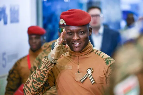 Burkina Faso suspende a mas de 350 asociaciones por presuntas pj