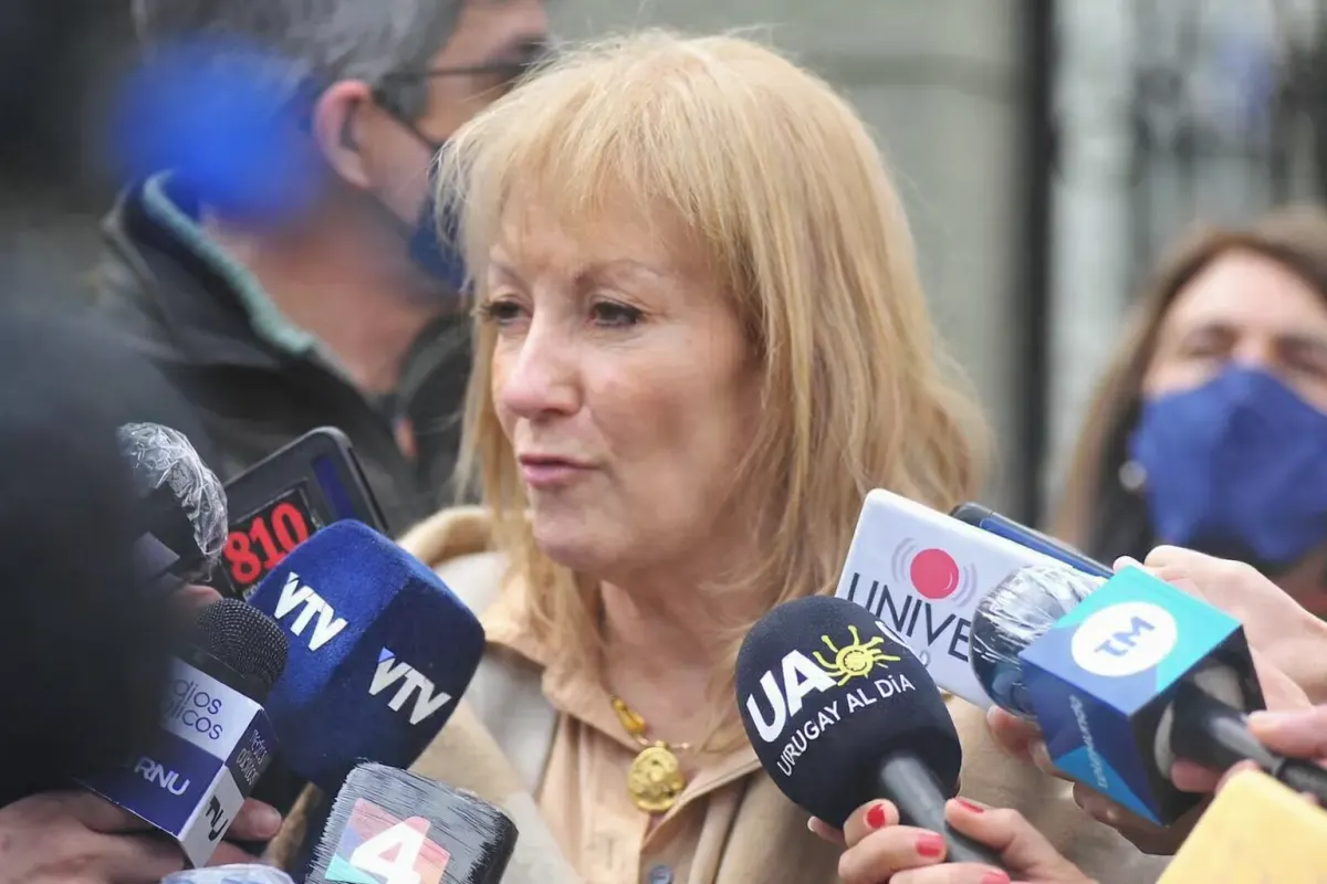 ¿Censura o control? Carolina Cosse abre la puerta a regular las plataformas digitales