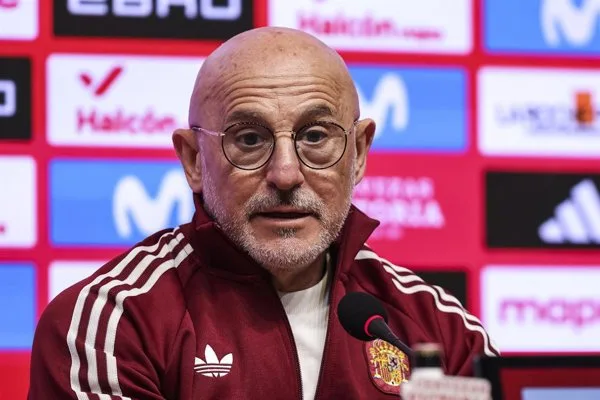 Luis de la Fuente, entrenador de la selección de España, durante un evento de la marca de relojes de lujo en Madrid.