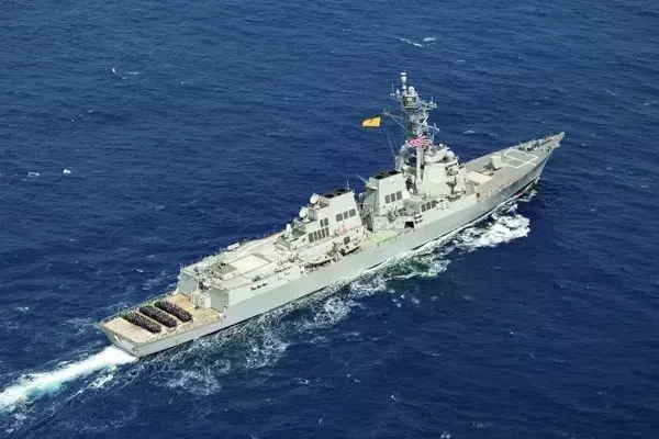 Estados Unidos intercepta y retiene un carguero iraní en el golfo de Omán