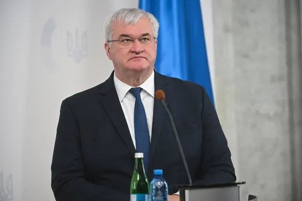 Irán: Ucrania celebra el alto el fuego y exige firmeza para presionar a Rusia a detener su invasión