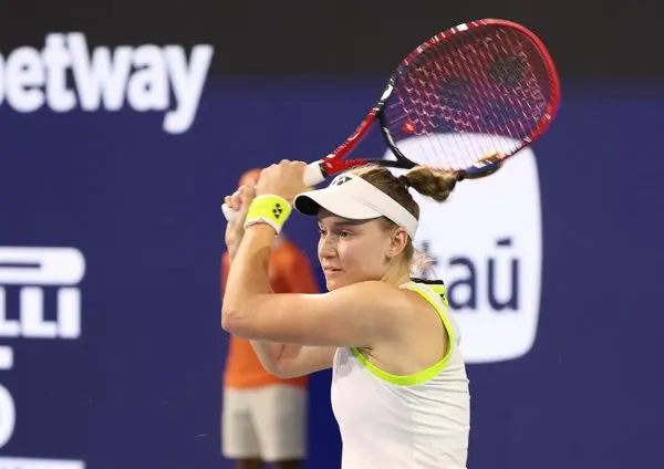 Jelena Rybakina y Marta Kostyuk triunfan en Stuttgart y Rouen